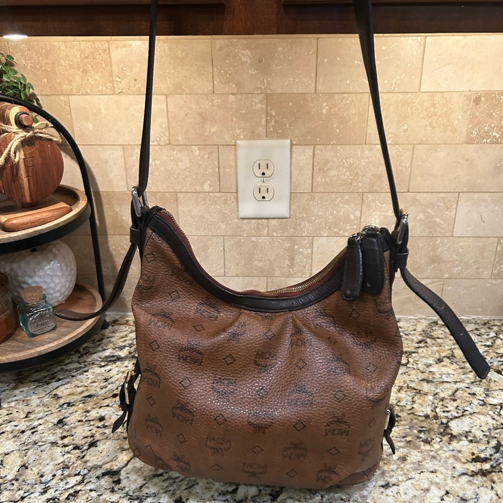 MCM Crossbody Medium Choco Brown Bag - Picture 2 of 13